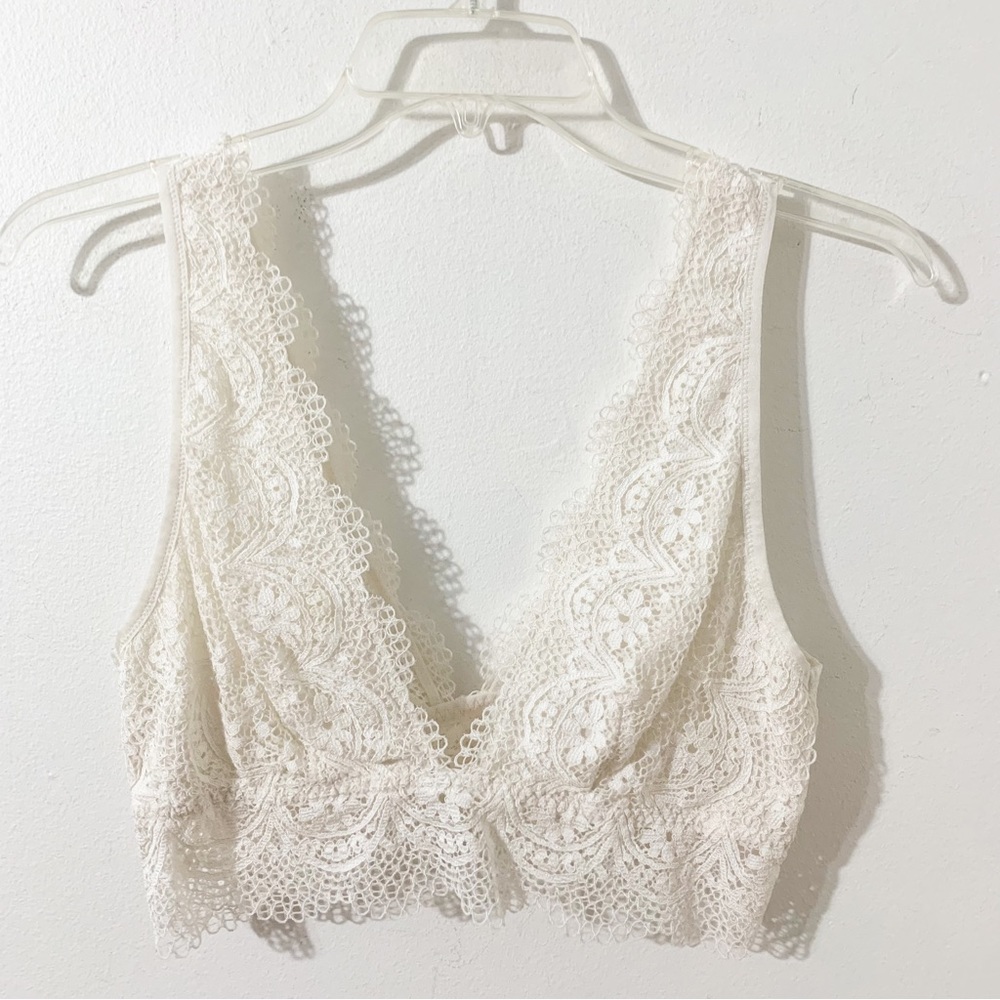 Victoria’s Secret Lacey Partially Lined Triangle Bralette Sheer Details Pullover